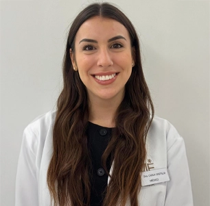 Dra Carla Castillo